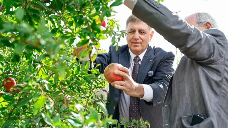 Cemil Tugay'dan Selçuklu çiftçilere müjde: Üretim ve ihracata tam destek sözü!