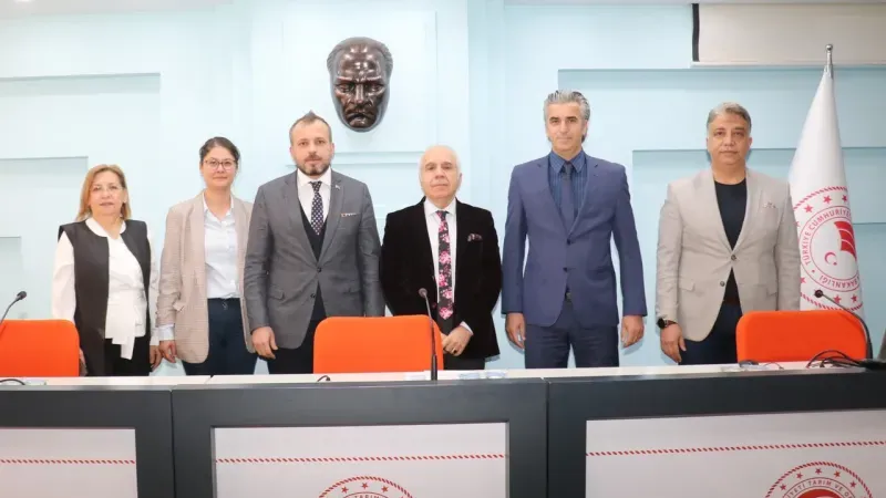 İzmir Tarım ve Orman İl Müdürlüğü'nde iklim değişikliği ve kuraklıkla mücadele paneli düzenlendi